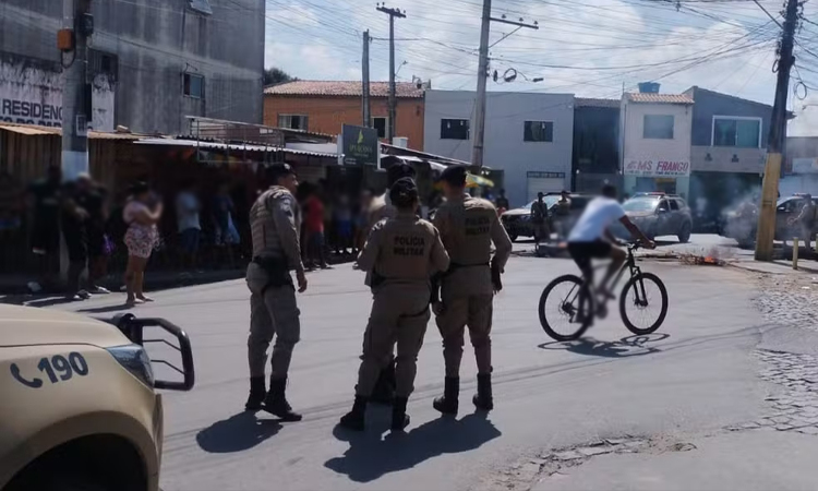 Adolescente de 14 anos faz ‘pegadinha’ de assalto, é baleado pela polícia e morre na Bahia