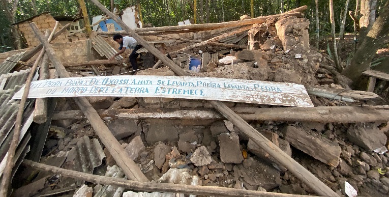 Chapada: Lideranças religiosas pedem reconstrução de terreiro destruído por ação dos agentes do ICMBio em Lençóis