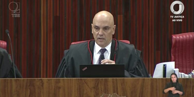 Oposição ao Governo aumenta a pressão por impeachment de Alexandre de Moraes