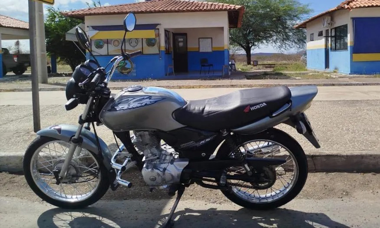 Tanhaçu: Moto roubada em Guanambi é localizada pela PRE da cidade